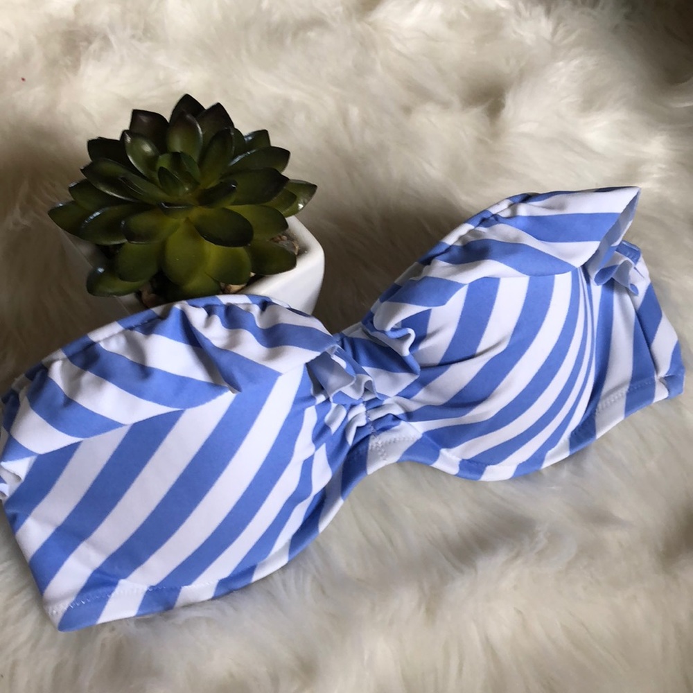 Ruffled Strapless Bikini Top